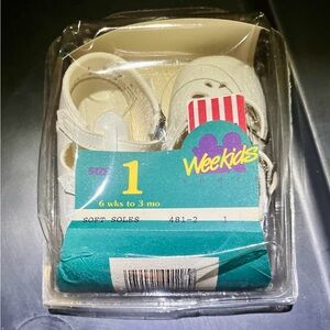 NIB! Weekids Sz 1 6weeks to 3 months Sole Baby Shoes - White